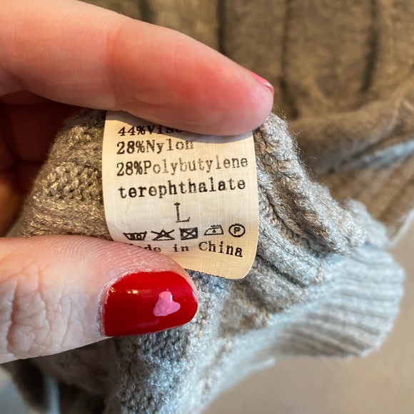 Gray Cable Knit Sweater Vest L - Picture 2 of 3